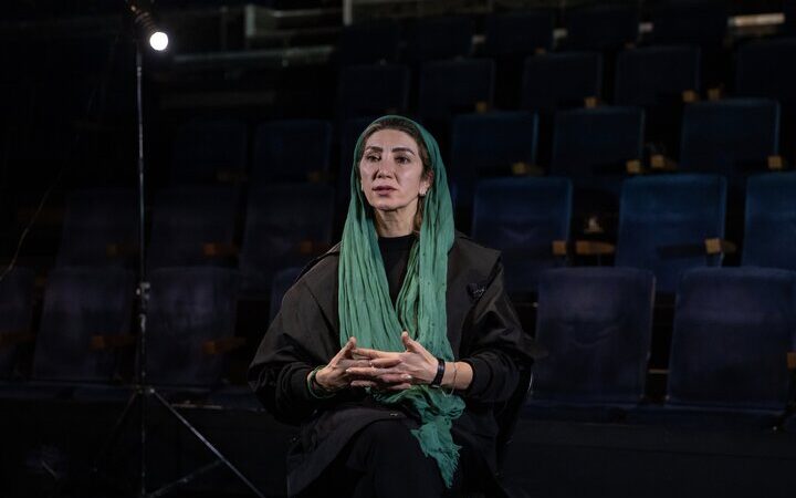 زندگی تئاتری افسانه ماهیان مستند شد