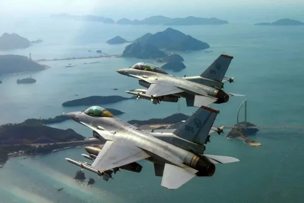 پرواز جنگنده‌های کره جنوبی پس از شناسایی ۹ هواپیمای نظامی روسی و چینی