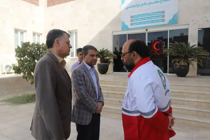 بازدید معاون استاندار هرمزگان از مرکز جامع توانبخشی هلال‌احمر
