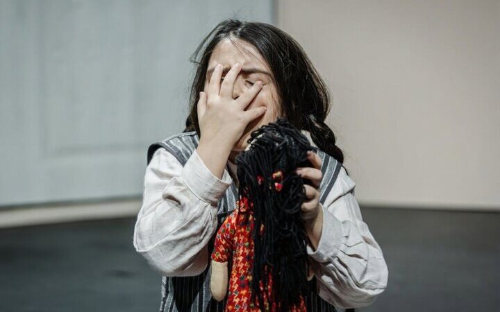 نوجوانان با نمایش زندگی هلن کلر همراه شدند؛ راز موفقیت آموزش در مخاطب‌شناسی چیست؟