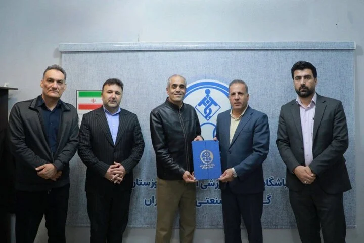 برگزاری جلسه تودیع و معارفه مدیرعامل باشگاه استقلال خوزستان - وب‌گردی