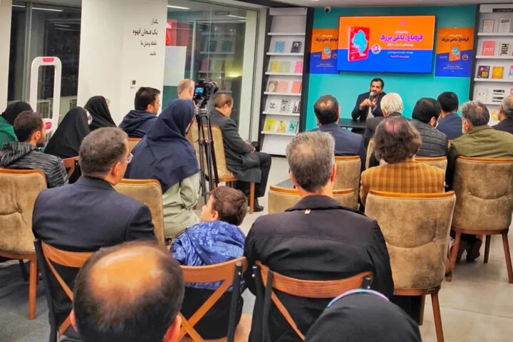 کم‌توجهی به سفرنامه در ایران/سفرنامه نسبتی با ادبیات دارد