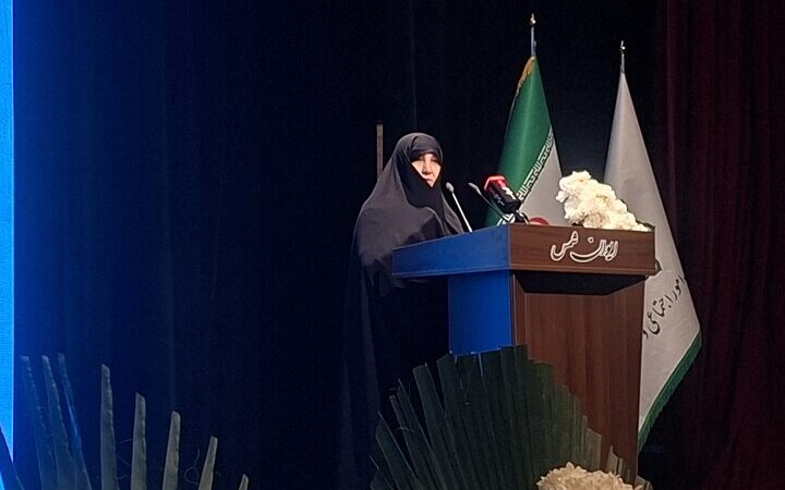 فریبا علاسوند: چگونه زنان با حفظ هویت زنانه می‌توانند در جامعه بدرخشند؟