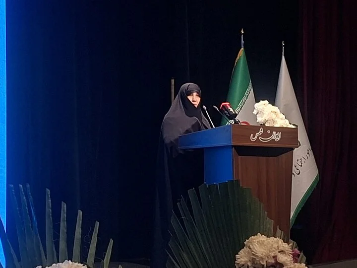 فریبا علاسوند: چگونه زنان با حفظ هویت زنانه می‌توانند در جامعه بدرخشند؟