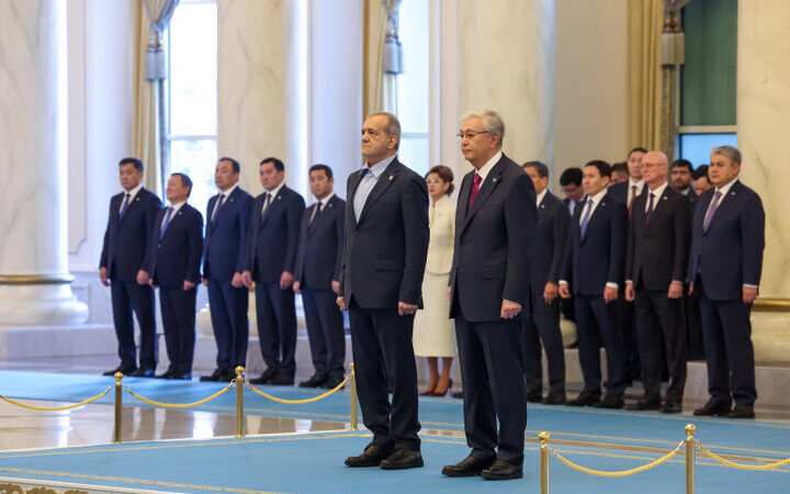 رئیس جمهور قزاقستان با استقبال رسمی از مسعود پزشکیان، لحظات تاریخی رقم زد!