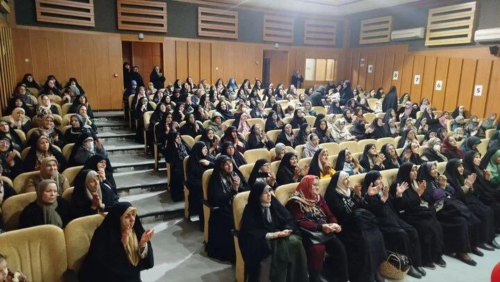 جشن باشکوه میلاد کوثر و روز مادر با حضور پرشور مردم بندر کیاشهر