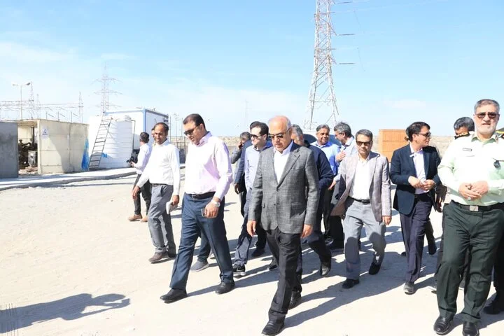 استاندار هرمزگان از نیروگاه برق بنگلان جاسک بازدید کرد؛ آینده روشن انرژی در شرق کشور!
