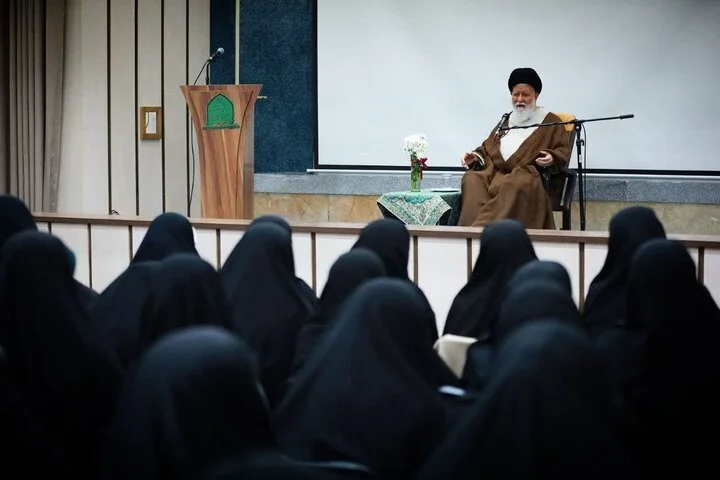 علم الهدی: جامعه وارد مرحله حساس «جهاد عملی» در موضوع زن و حجاب شد!