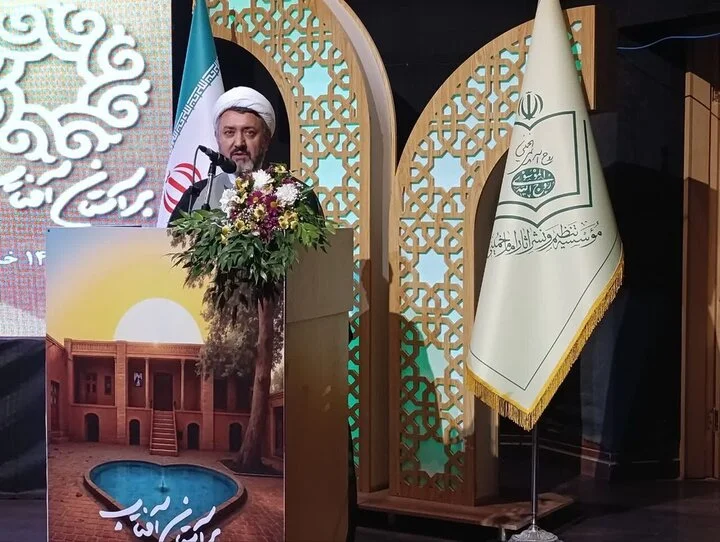 کمساری: اندیشه امام راحل، روح زنده و هویت پایدار جمهوری اسلامی است