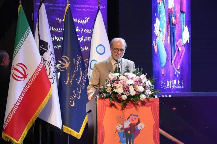 احمدی اعلام کرد: همدان آماده راه‌اندازی دبیرخانه دائمی جشنواره تئاتر کودک است - وب‌گردی