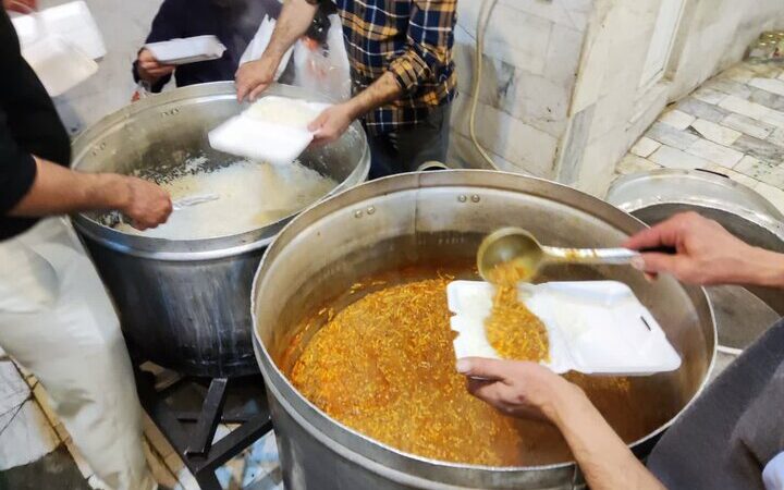 ۵۰۰ پرس غذای گرم با عشق به اهل‌بیت در کامیاران پخت و توزیع شد