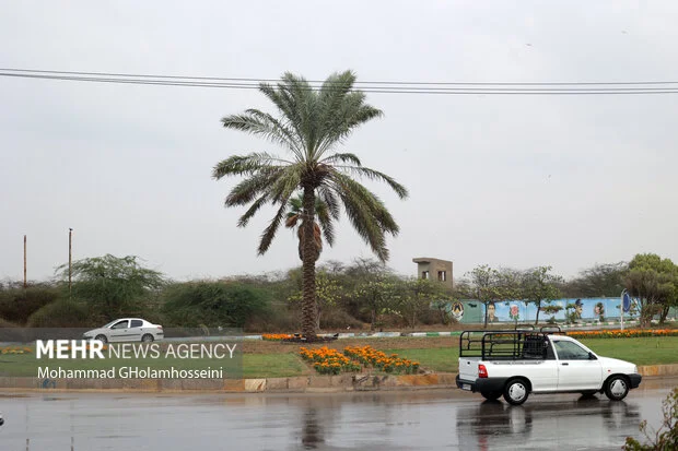 اولین باران پاییزی دلگان، طراوتی که انتظارش را داشتند!