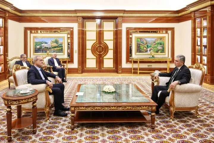 پزشکیان در ترکمنستان: جهان بیش از هر زمان به اعتماد و صلح نیاز دارد