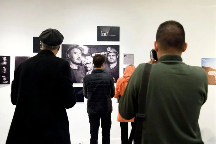 آغاز نمایشگاه عکس حقیقت و «نورآمد»؛ نگاهی تازه به زن در تاریخ هنر تجسمی