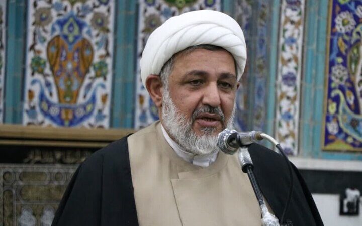 امام جمعه موقت ایلام: فشار سنگین گرانی‌ها نفس مردم را تنگ کرده است!