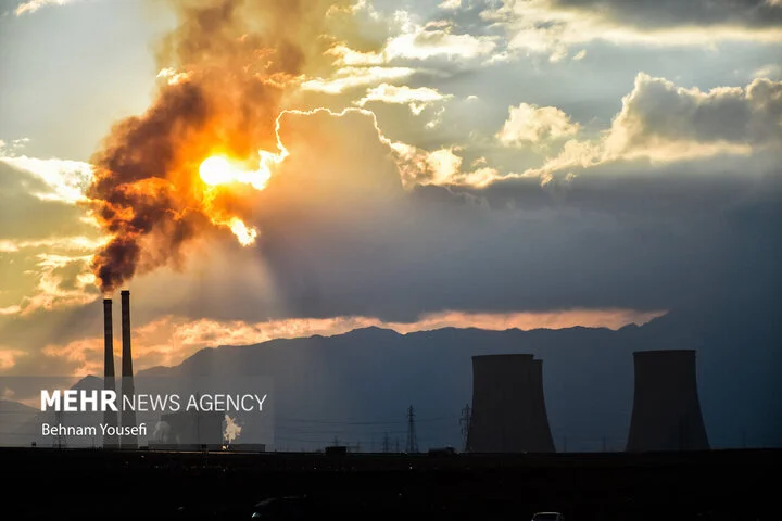 نیروگاه شازند پس از بارش باران؛ ناجی هوای پاک اراک یا تهدیدی پنهان؟