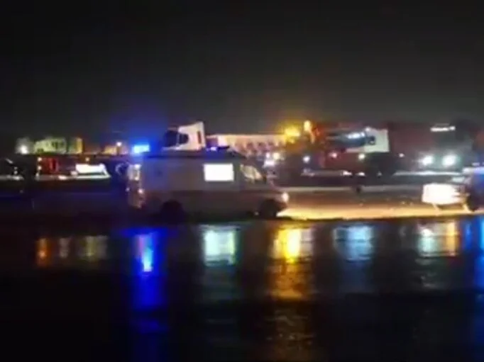 تصادف زنجیره‌ای شدید در یزد؛ ۱۱ نفر مصدوم و امدادرسانی فوری اورژانس