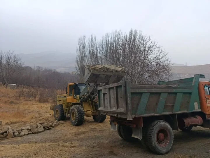 برخورد قاطع شهرداری همدان با ساخت‌وسازهای غیرمجاز در باغات؛ توقف عملیات‌های غیرقانونی در جاده خشکه‌دره