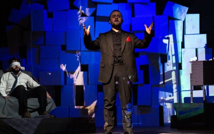 اجرای دو نمایش خاص از اقلیم کردستان در جشنواره تئاتر کردی سقز که همه را شگفت‌زده کرد!