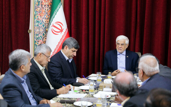 عارف: فتح قله اول علمی منطقه در دسترس است؛ دانشگاه فرهنگیان پیشرو می‌شود