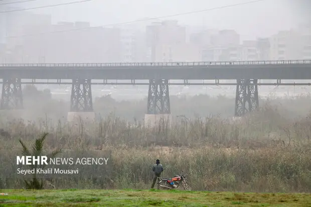 مه غلیظ و آلودگی نفس‌گیر در راه خوزستان؛ هشدار برای رانندگان و شهروندان