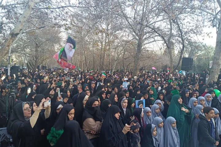 حجاب فاطمی در مشهد؛ اجتماع پرشور و الهام‌بخش مردم