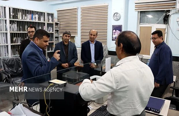 فرماندار دشتی: تلاش بی‌وقفه برای رفع مشکلات آموزش در شهرستان با وجود محدودیت‌ها