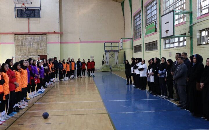 رقابت نفس‌گیر ۹۳ دختر دانش‌آموز برای تیم ملی هندبال زیر ۱۸ سال در شیراز