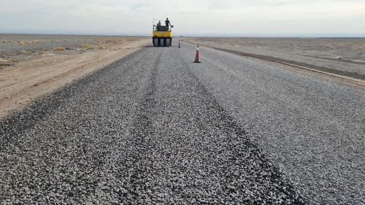 آسفالت ۸۰۰ کیلومتر راه روستایی کرمان؛ تحول بزرگ در دسترسی روستاییان
