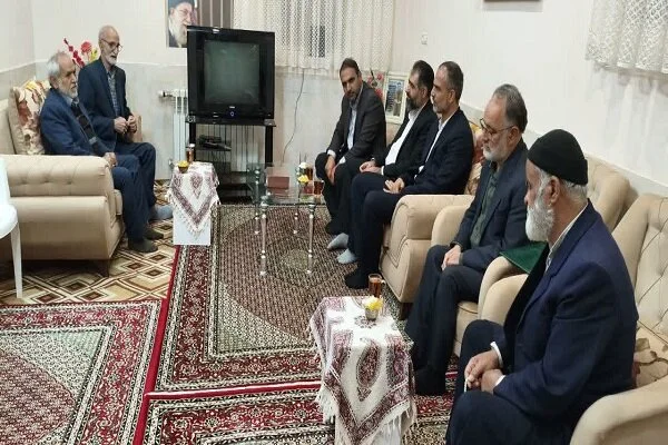 نیم قرن نوای عاشورایی در بیرجند؛ تقدیر ویژه از پیرغلام حسینی که تاریخ‌ساز شد