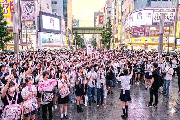 راز پشت عروسک شیطانی لیسا؛ چگونه یک اسباب‌بازی، بورس چین را تکان داد؟