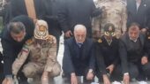 وزیر کشور در گرگان با حرکتی تاثیرگذار به شهدای عزیز ادای احترام کرد