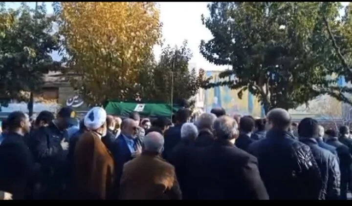 مردم سمنان چگونه با دستانشان آیت‌الله شاهچراغی را تا ابد بدرقه کردند؟