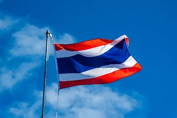 تایلند ارسال سوخت به لائوس را متوقف کرد؛ آیا جنگ مرزی به بحران منطقه‌ای تبدیل می‌شود؟