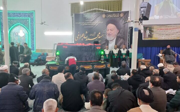 وداع باشکوه مردم دامغان با آیت الله شاهچراغی؛ لحظه‌های پر از احساس و احترام