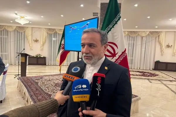 عراقچی: حمایت قوی از شرکت‌های فناور اصفهانی برای حضور در نمایشگاه‌های جهانی انرژی پاک