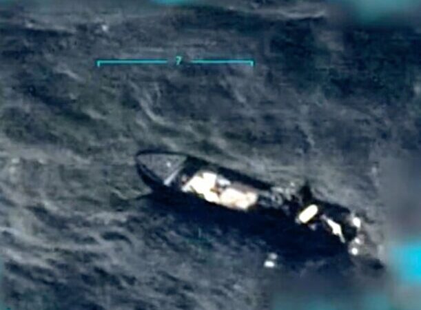 حمله مرموز ارتش آمریکا به شناور قاچاقچی در اقیانوس آرام؛ یک کشته در پی عملیات نظامی!