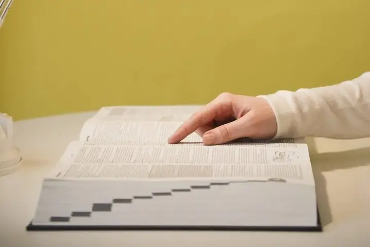 چرا «تفاله» به عنوان کلمه سال ۲۰۲۵ انتخاب شد؟ پشت پرده‌ای که هوش مصنوعی آشکار کرد!