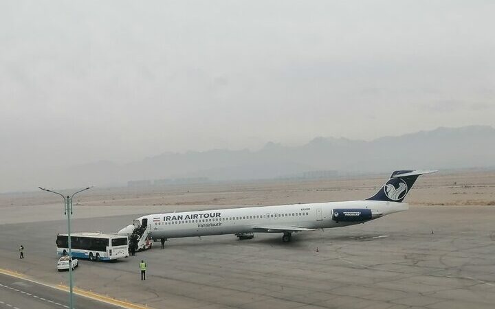 فرود اضطراری هواپیمای ایران ایرتور در یزد به دلیل شرایط جوی بحرانی بندرعباس