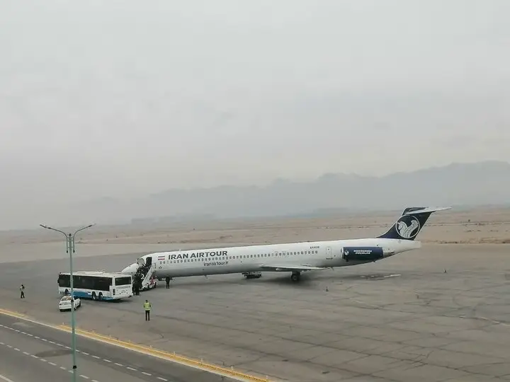 فرود اضطراری هواپیمای ایران ایرتور در یزد به دلیل شرایط جوی بحرانی بندرعباس - وب‌گردی