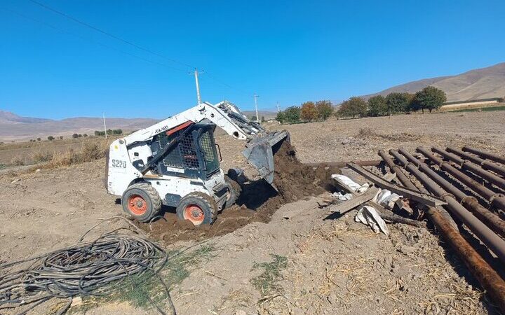 انسداد ۱۱۰ حلقه چاه غیرمجاز در تویسرکان؛ نجات ۷۰۰ هزار مترمکعب آب زیرزمینی