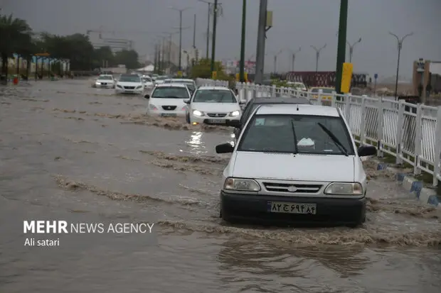 هشدار سطح قرمز در بندرعباس؛ موج سهمگین باران و رعدوبرق‌های شدید آغاز شد!