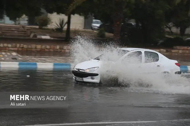 بارش‌های بی‌امان در خراسان جنوبی؛ رواناب و آبگرفتگی معابر در انتظار مردم!