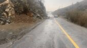 فیاضی خبر داد: گالری ریزشی در گردنه لاوش نجات می‌یابد؛ محور بلده – پل زنگوله به زودی بهبود می‌یابد