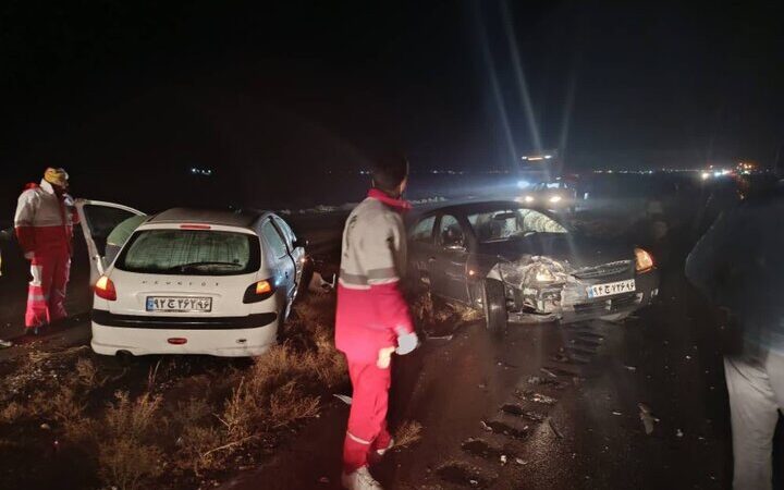 تصادف زنجیره‌ای در شاهرود با دو مصدوم؛ باران عامل حادثه؟