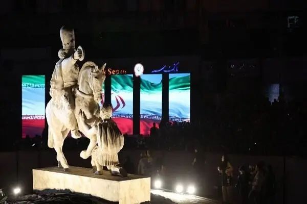 تندیس پررمز و راز والرین به ورودی فرودگاه مهرآباد رسید!