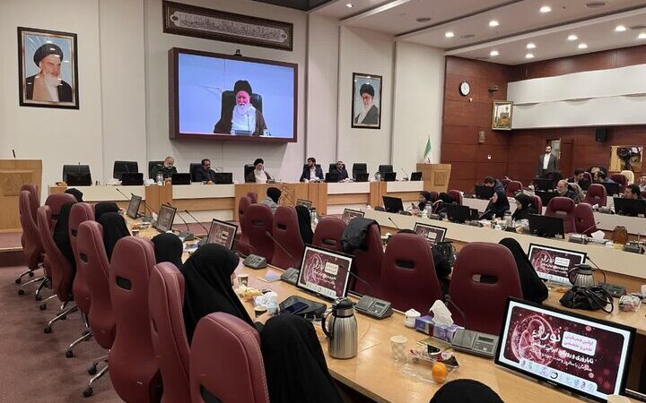 آیت‌الله علم‌الهدی: وحدت حوزه و دانشگاه کلید طلایی استقلال و پیشرفت ایران است