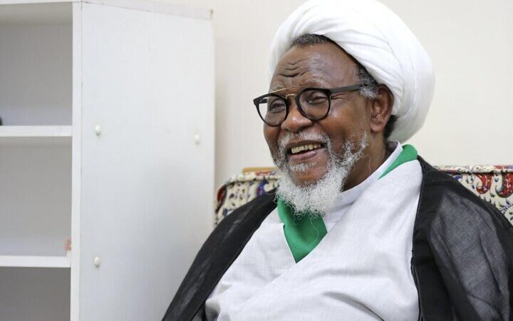 تصاویری ناب از تشرف شیخ زکزاکی به حرم حضرت فاطمه معصومه علیه‌السلام