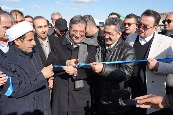 افتتاح بزرگ‌ترین پروژه تولید گوشت مرغ شمال‌غرب کشور در بوکان با ظرفیت حیرت‌انگیز ۱۲۵ هزار قطعه!