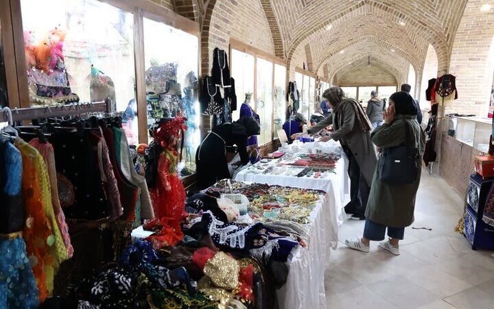 نمایشگاه شگفت‌انگیز صنایع دستی در سنندج برای جشن یلدا برپا شد!